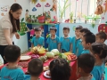 HOẠT ĐỘNG BÉ VUI KHÁM PHÁ TRẢI NGHIỆM VỚI MỘT SỐ LOẠI RAU, CỦ, QUẢ VÀ CHẤT DINH DƯỠNG CẦN THIẾT CHO CƠ THỂ BÉ